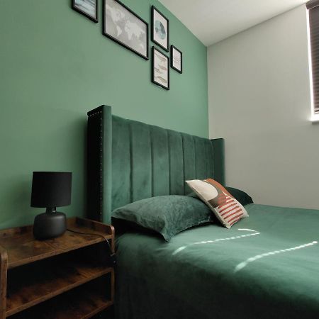 City Centered 2 Bed Serviced Apartment- Sherpa Homes Swindon Eksteriør billede