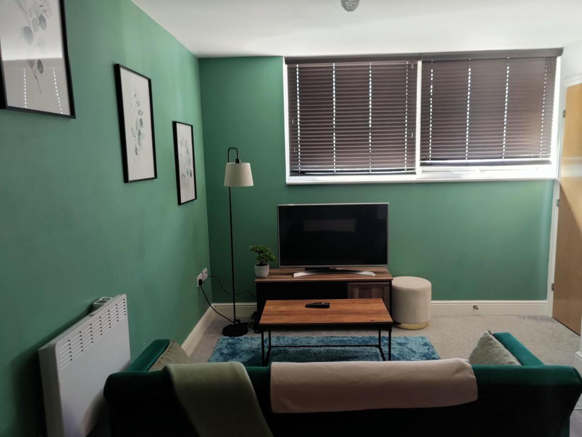 City Centered 2 Bed Serviced Apartment- Sherpa Homes Swindon Eksteriør billede