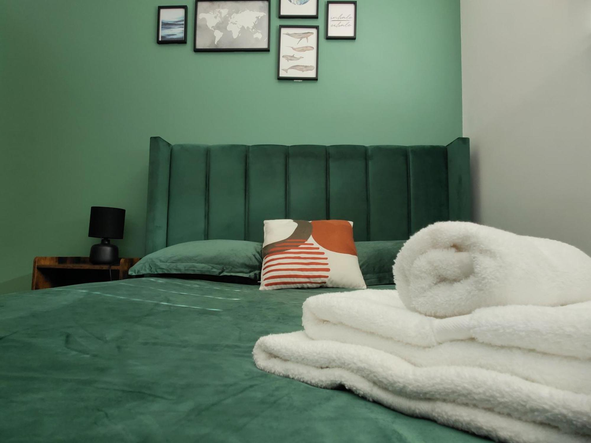 City Centered 2 Bed Serviced Apartment- Sherpa Homes Swindon Eksteriør billede